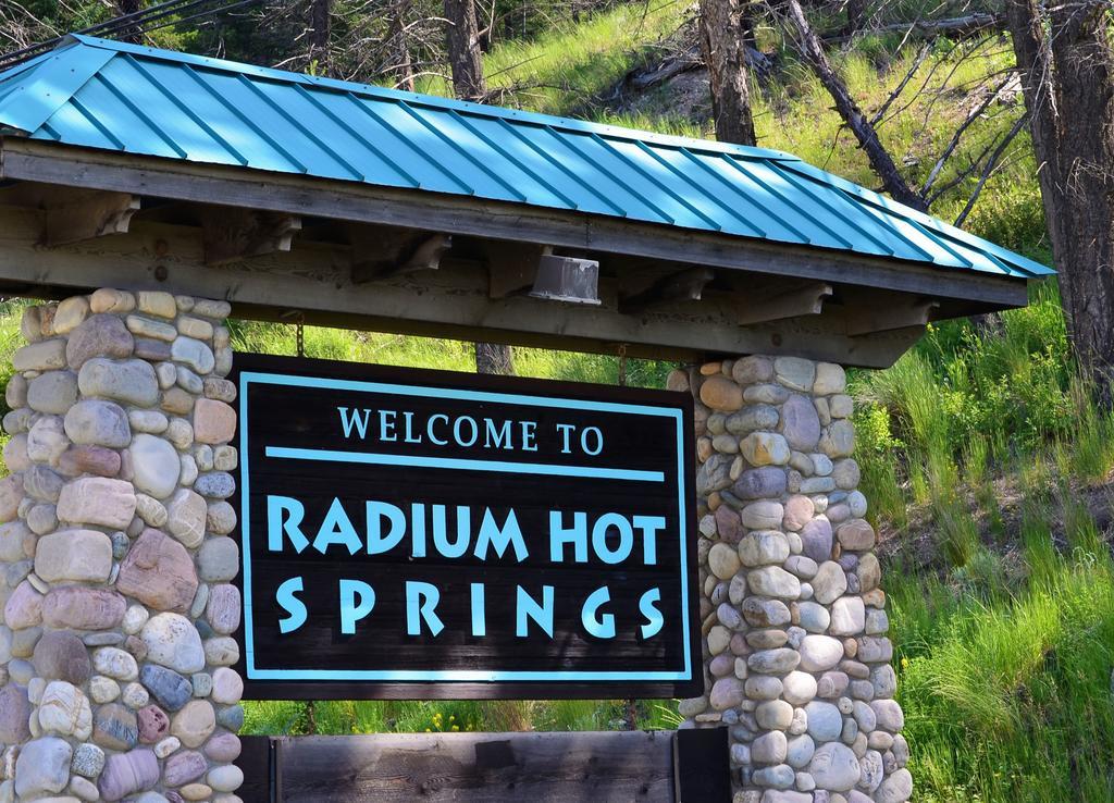 Mountain View Radium Condo - Copper Horn Village Radium Hot Springs Exterior foto
